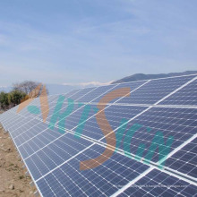 Systèmes à énergie solaire avec vis au sol